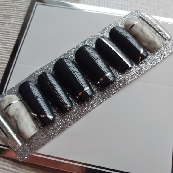 Dark Grey/ white marble and silver press on nails - Picture 5 of 7